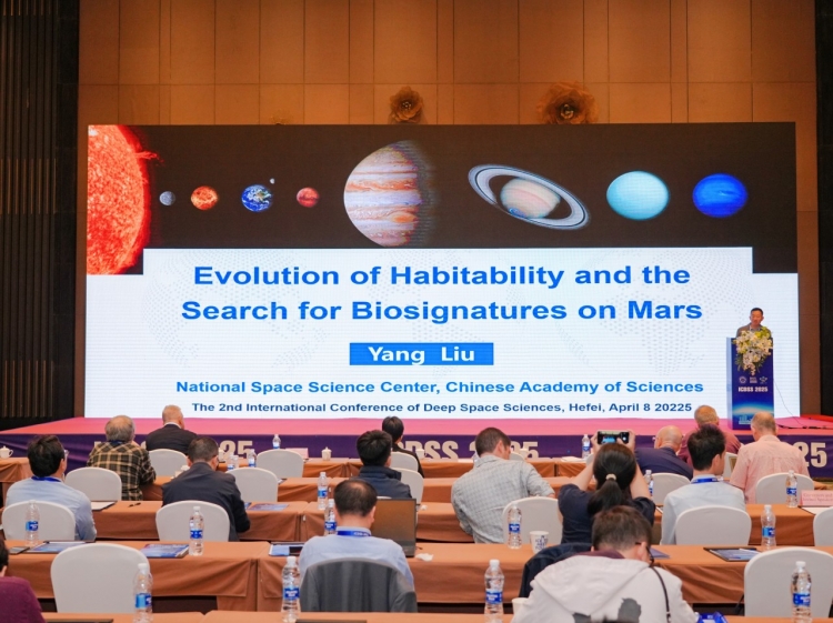 http://planet.ustc.tsg211.com/./attachs/photo/202504/20250417_13D8D9E77D7816AE1F6F2A40C5316265.jpg?PID573
